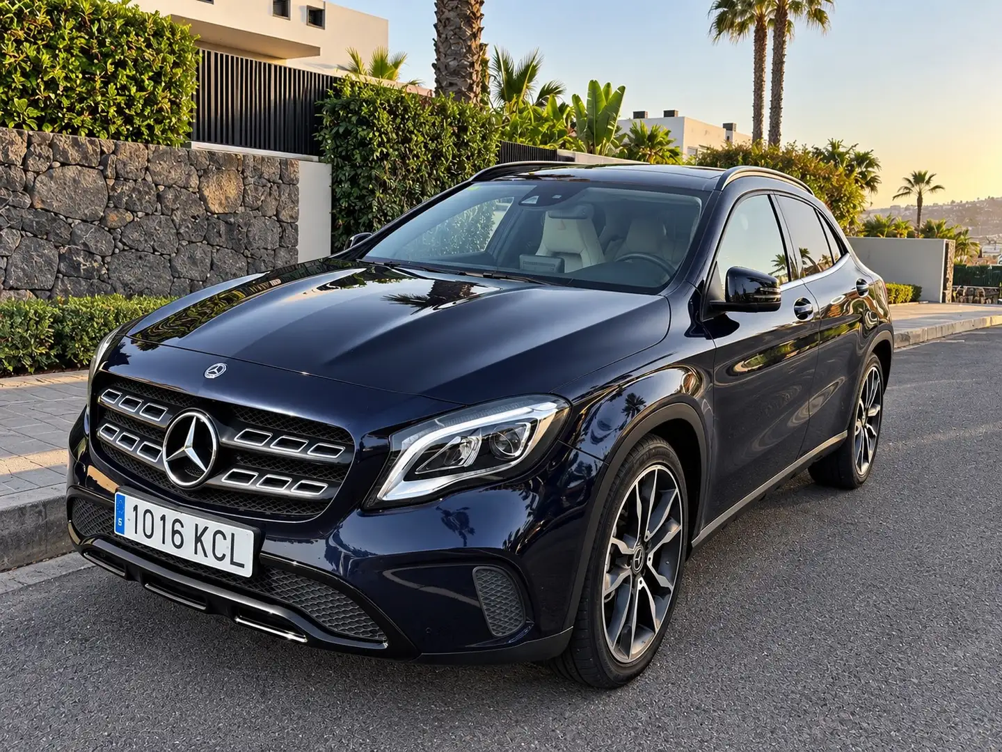 Mercedes-Benz GLA 200 200d Urban 7G-DCT - 1