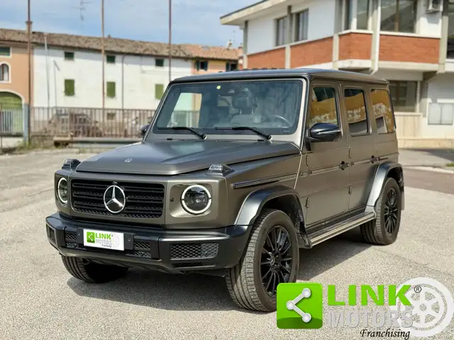 Mercedes-Benz G 400