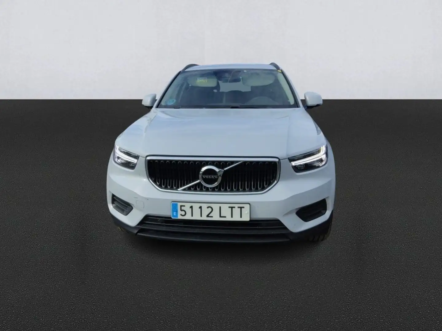Volvo XC40 T2 Momentum Core Gris - 2