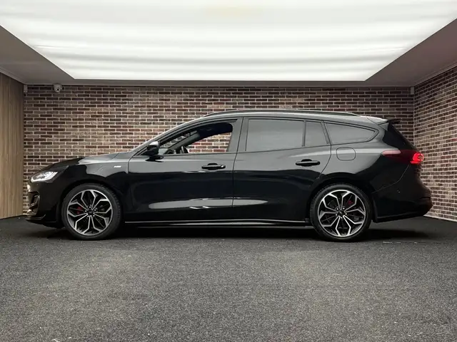 Ford Focus view 6