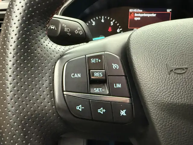 Ford Focus view 12