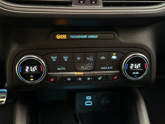 Ford Focus view 11