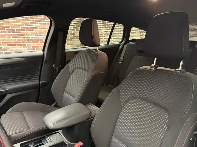Ford Focus view 15