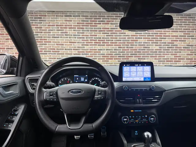 Ford Focus view 9