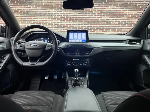 Ford Focus view 8