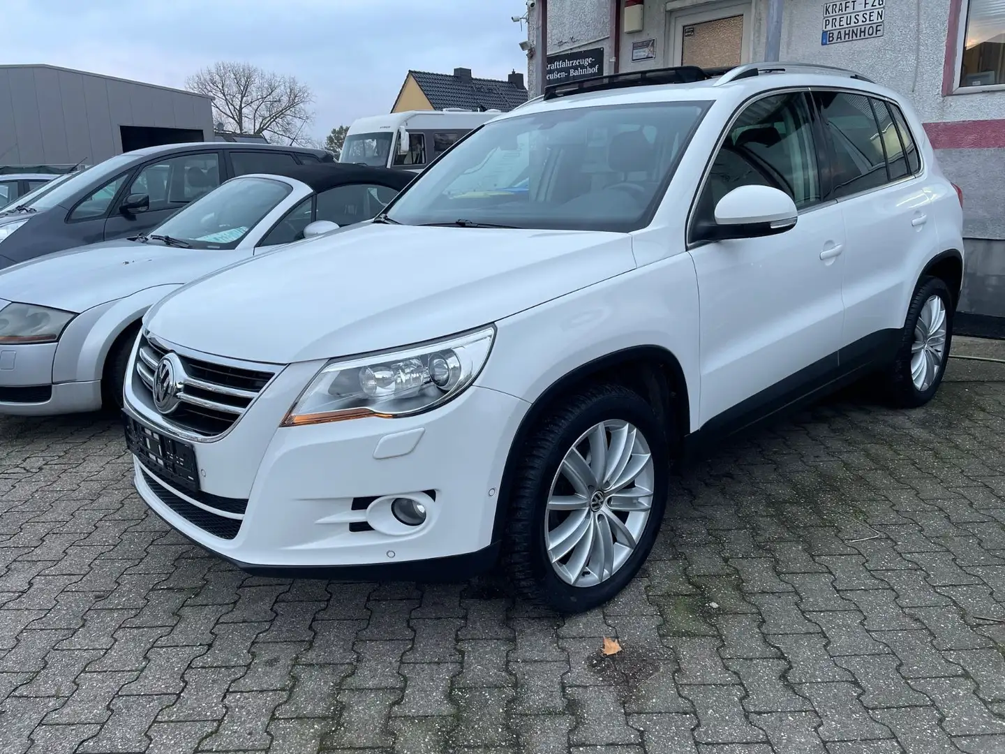 Volkswagen Tiguan Sport & Style 4Motion orig. 83000 km TOP Weiß - 1