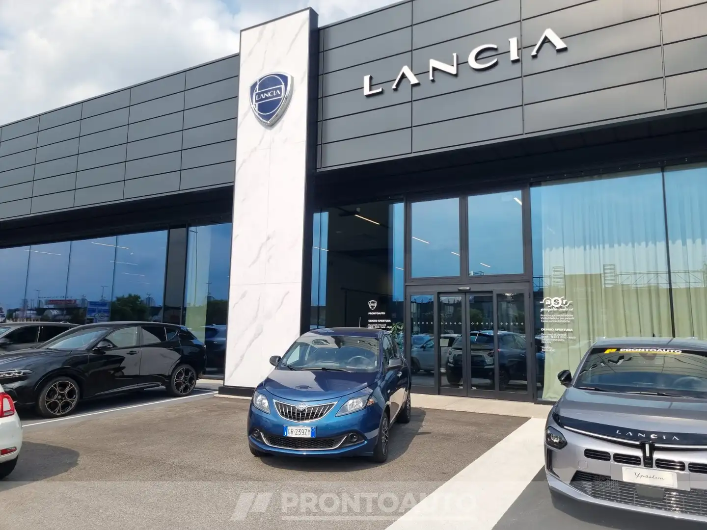 Lancia Ypsilon 1.0 firefly hybrid platino s&s 70cv Blu/Azzurro - 2