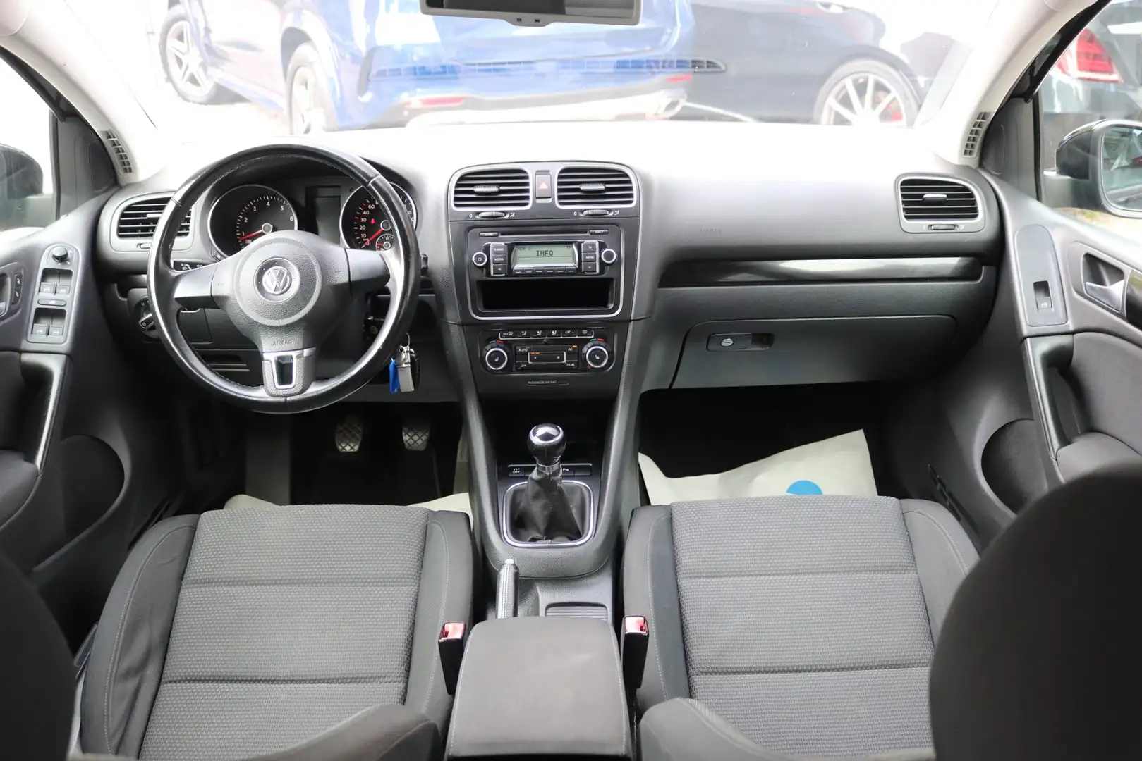 Volkswagen Golf 1.4 TSI 2xSHZ*Klimaaut.*PDC*122Ps*16"Alu* Чёрный - 2