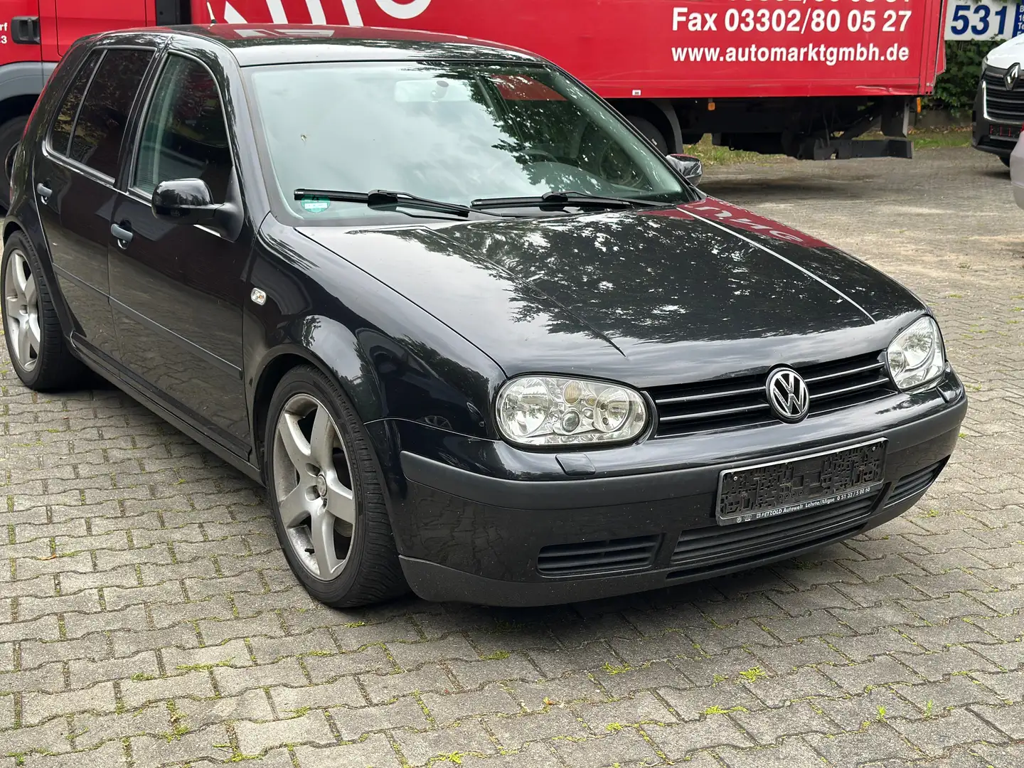 Volkswagen Golf 1.9 TDI Trendline Schwarz - 1