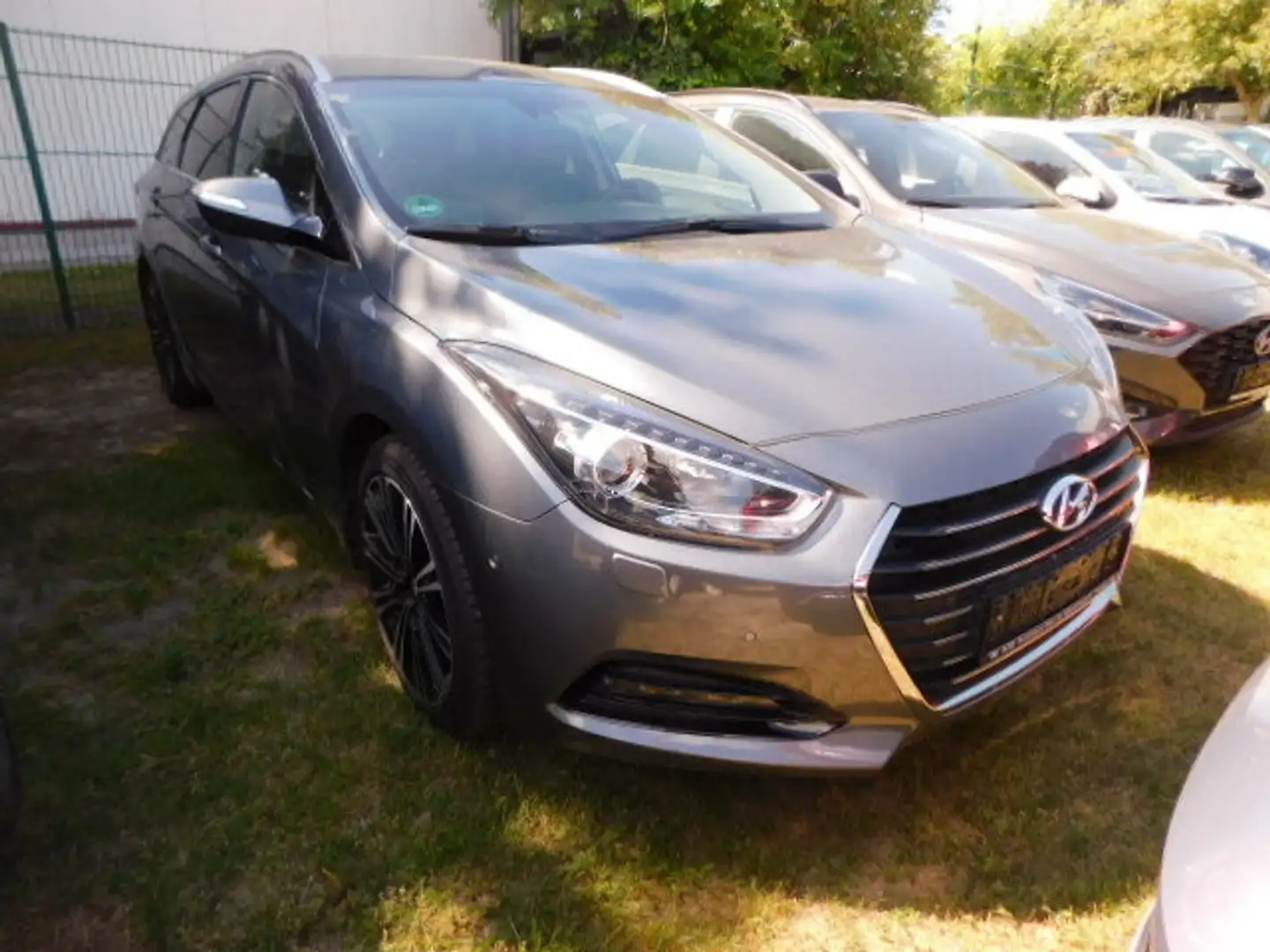 Hyundai i40 Premium Gris - 1