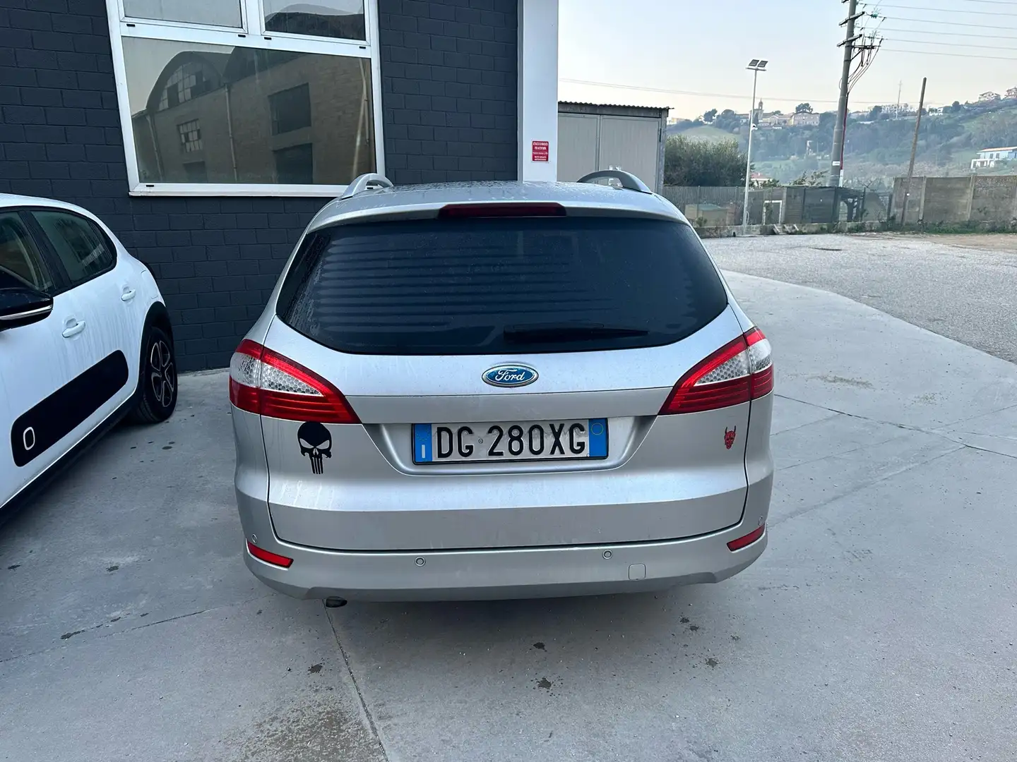 Ford Mondeo SW 2.0 tdci Ghia Pack dpf - 2