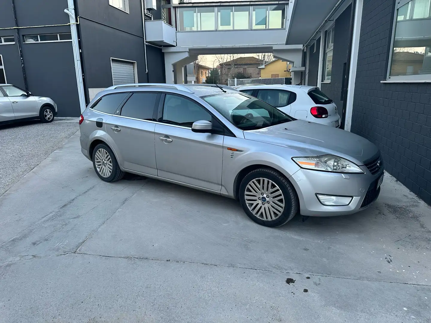Ford Mondeo SW 2.0 tdci Ghia Pack dpf - 1