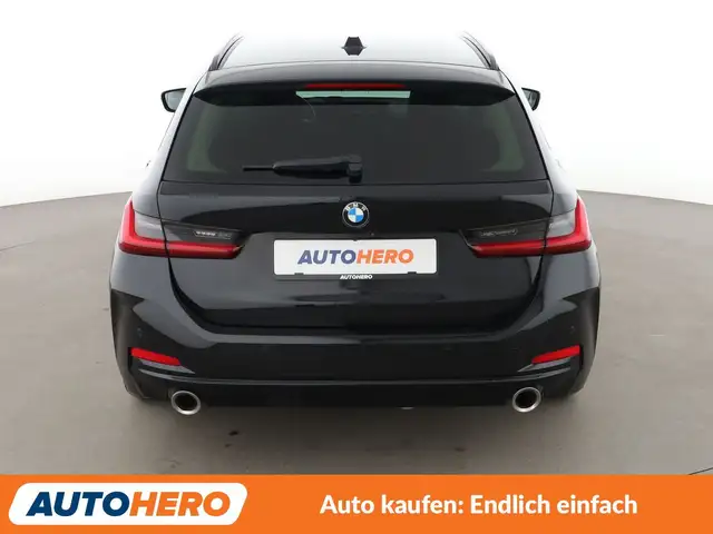 BMW 3 Series view 5