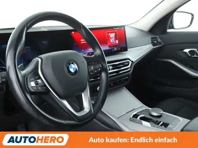 BMW 3 Series view 11