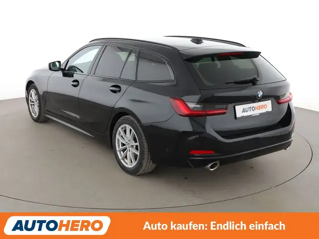 BMW 3 Series view 4