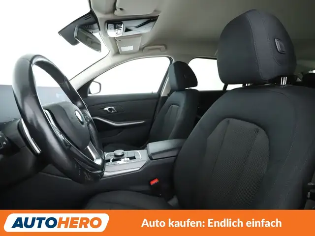 BMW 3 Series view 10