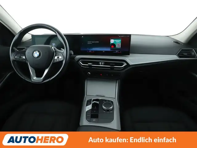 BMW 3 Series view 12