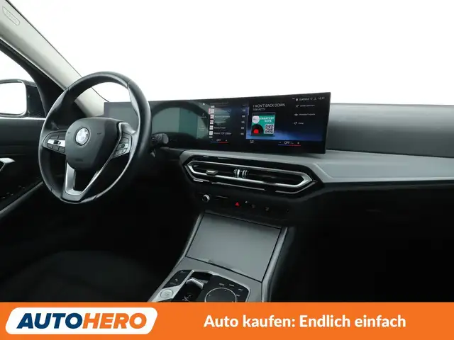 BMW 3 Series view 13