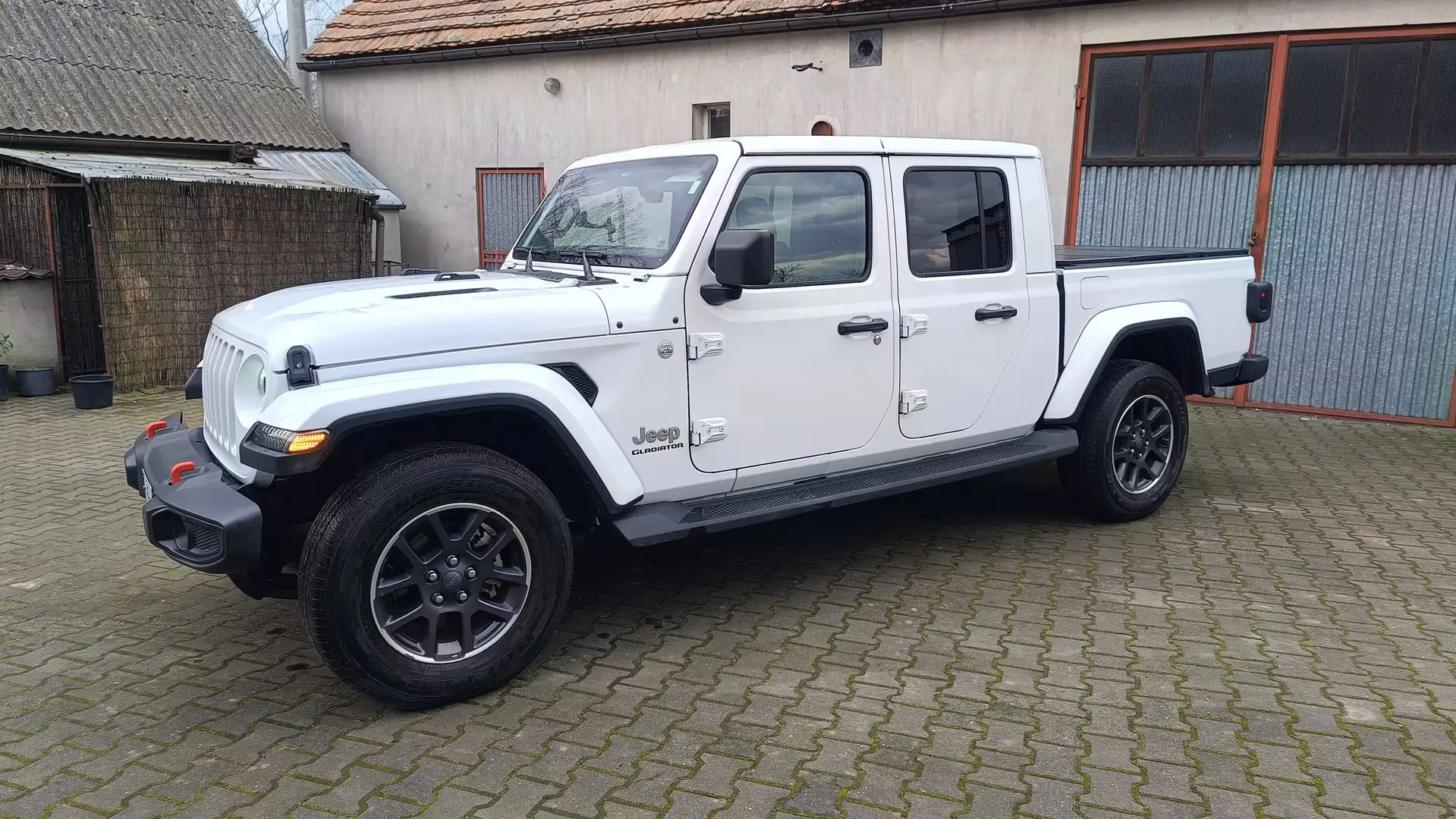 Jeep Gladiator Gladiator 3.6 V6 LPG Overland 4wd auto Bílá - 2