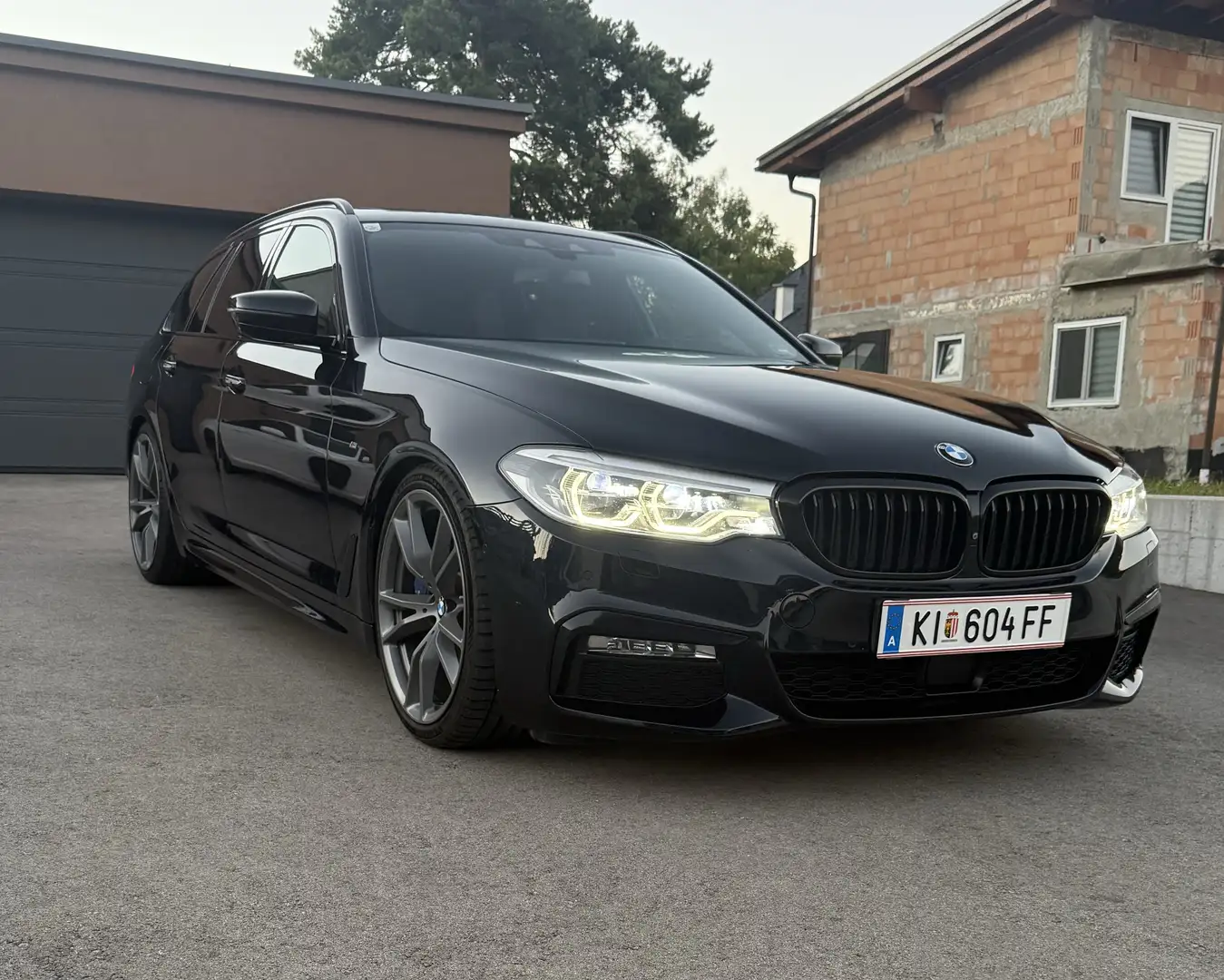 BMW 540 540i Touring xDrive M Paket Schwarz - 1