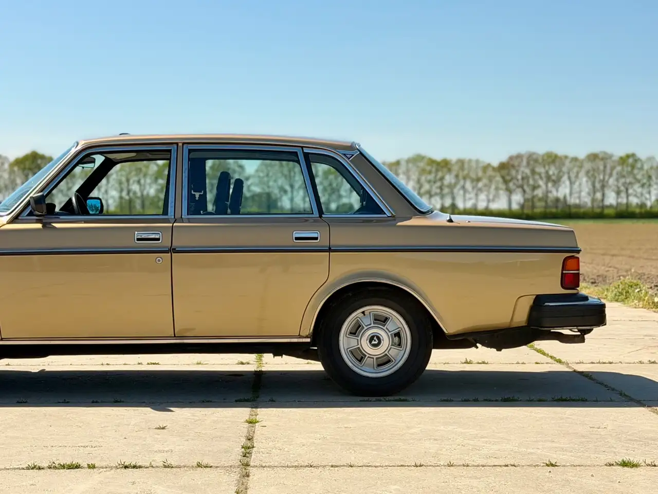 Volvo 264 GL 2.7 Handgeschakeld, Schuifdak, Airco, Trekhaak, foto 10