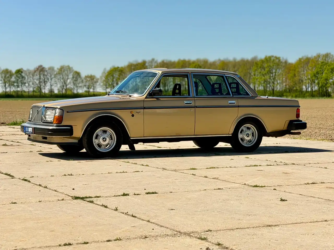 Volvo 264 GL 2.7 Handgeschakeld, Schuifdak, Airco, Trekhaak, foto 2