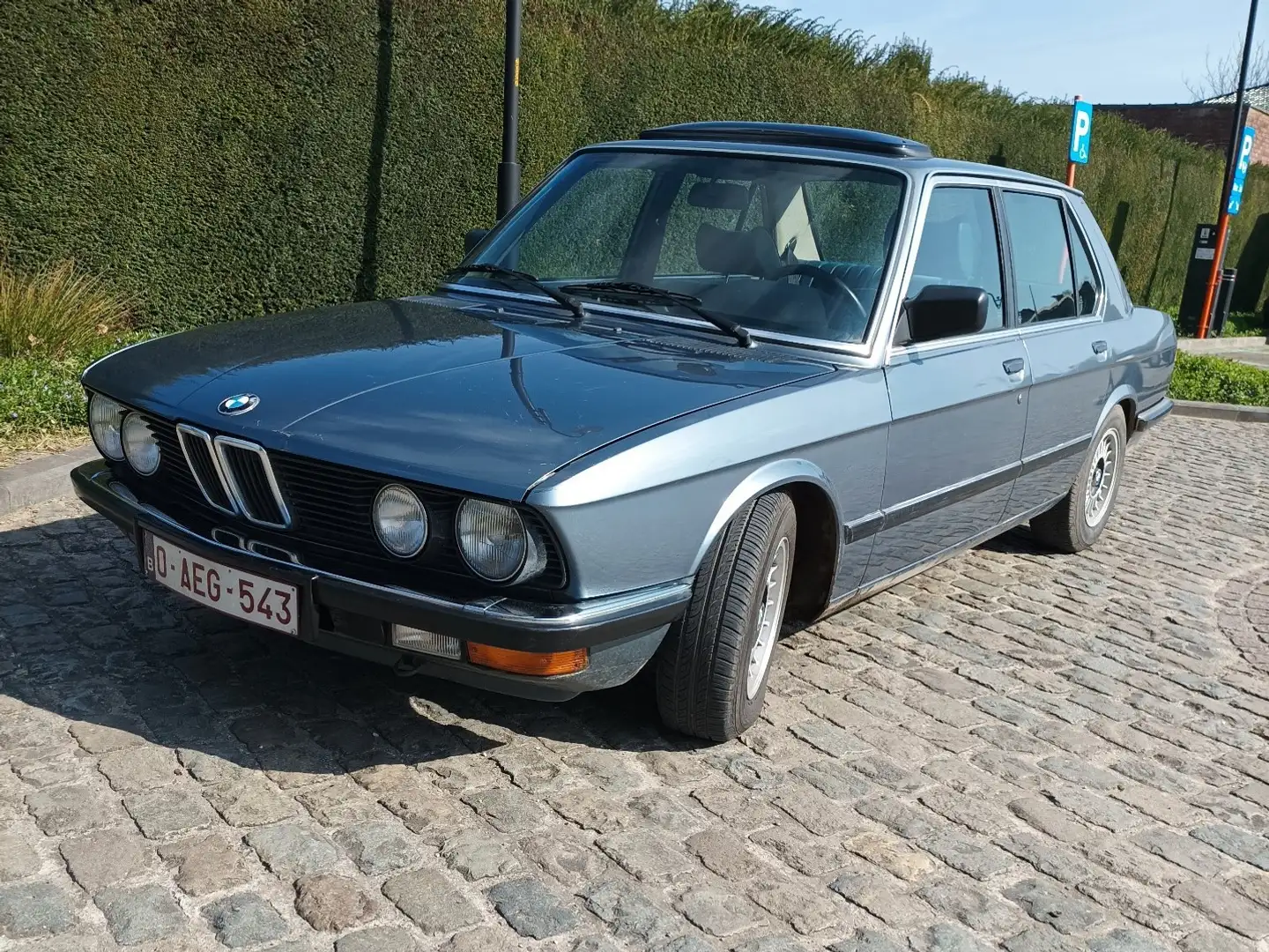 BMW 525 525i - 1