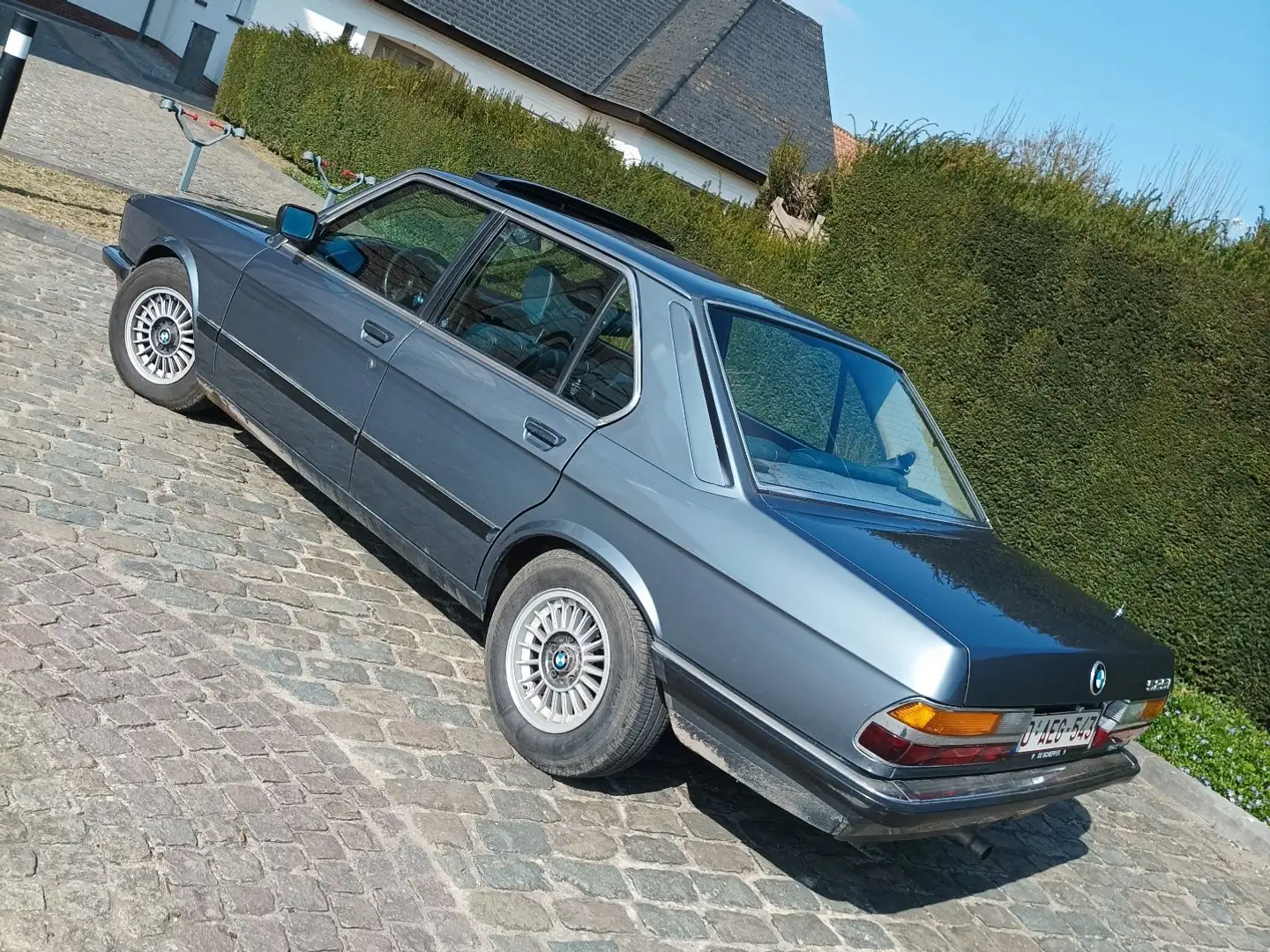 BMW 525 525i - 2
