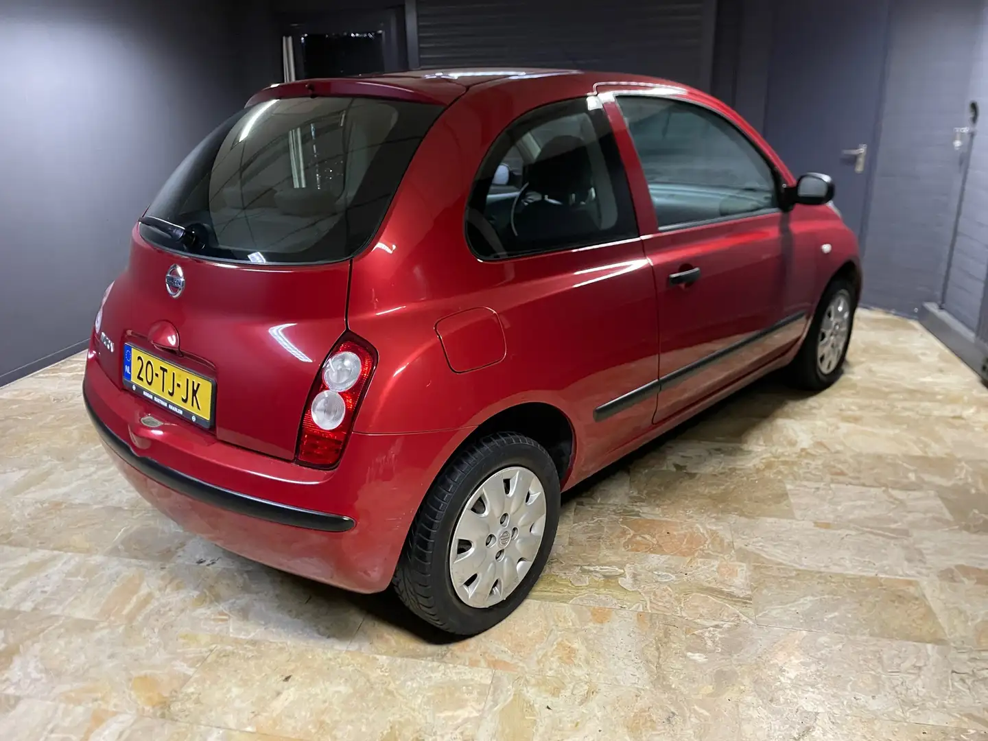 Nissan Micra 1.2 Visia Met Airco Rood - 2