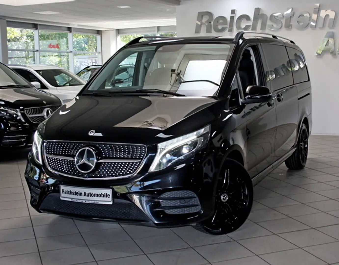 Mercedes-Benz V 300 d L 4M AMG 360° NIGHT DIST STANDH AHK Schwarz - 1