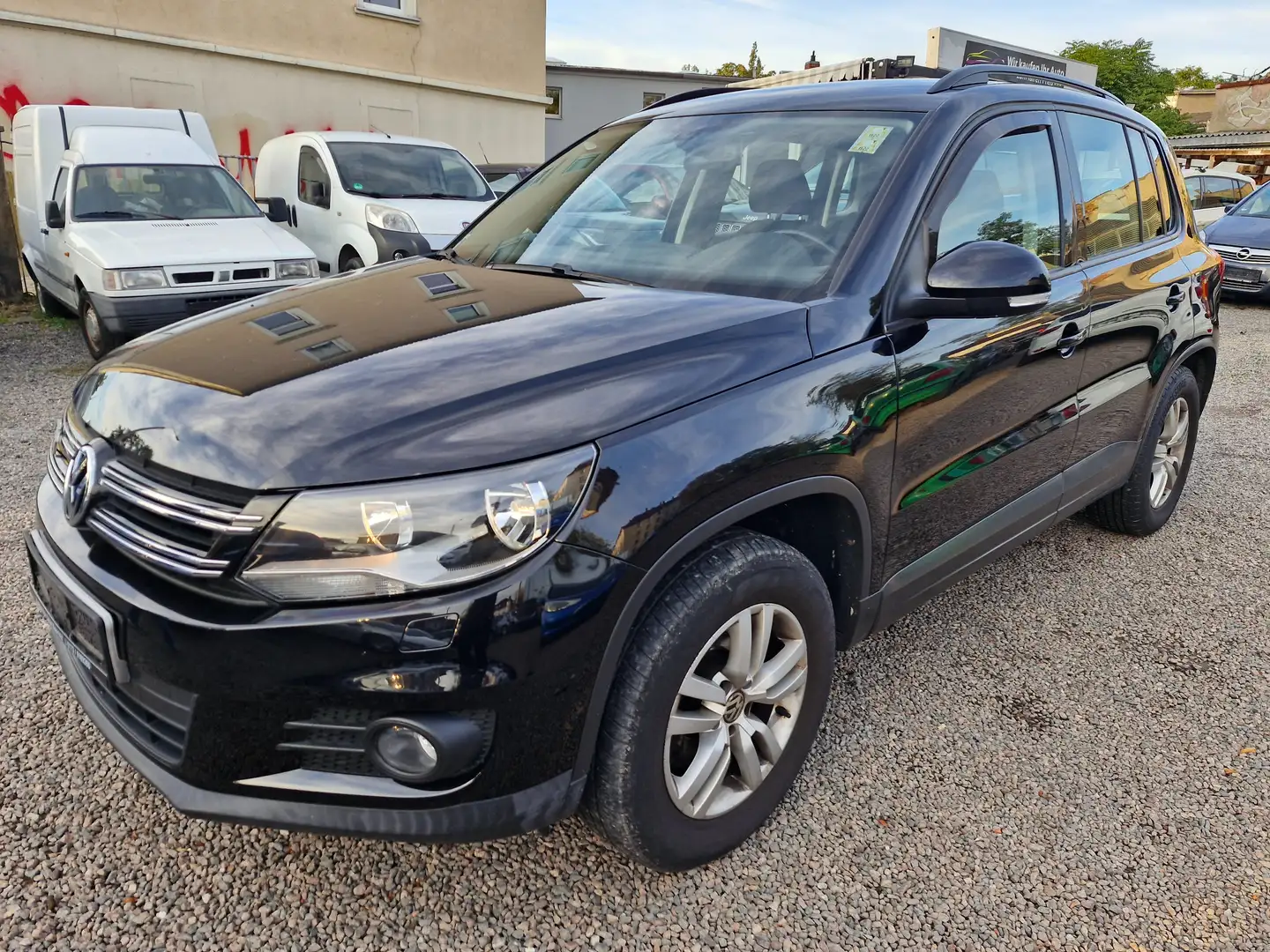 Volkswagen Tiguan Tiguan 1.4 TSI Schwarz - 1