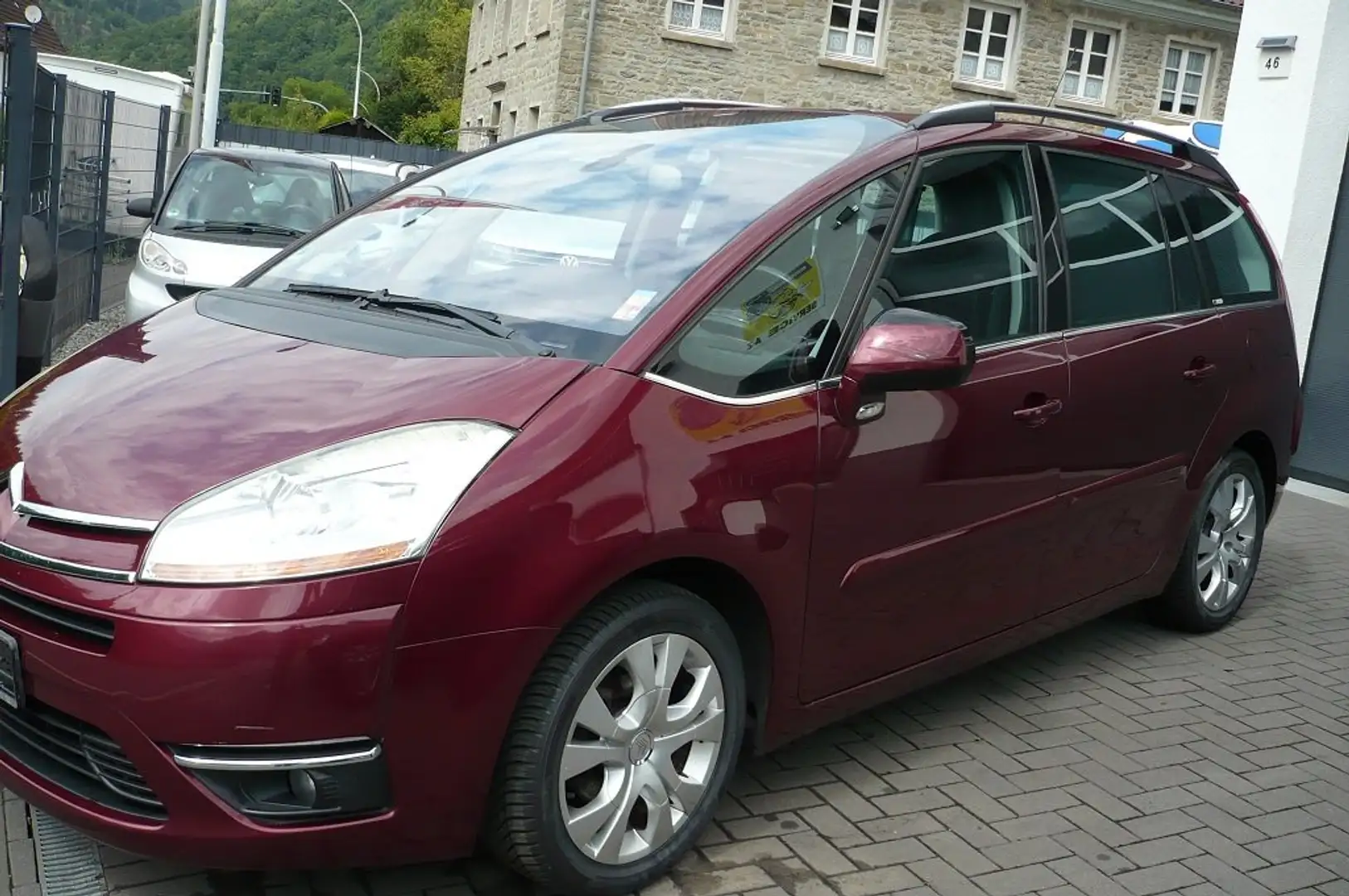 Citroen Grand C4 Picasso 1.6 HDi FAP EGS6 Exclusive 7 Sitzer Automatik Red - 2