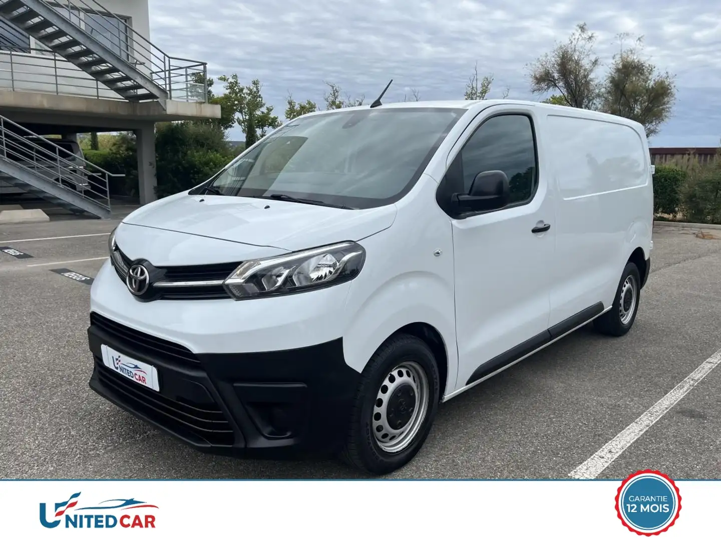 Toyota Proace Proace 2.0 120 D-4D Start\u0026Stop FOURGON Medium Dynamic PHASE 1 Blanc - 1