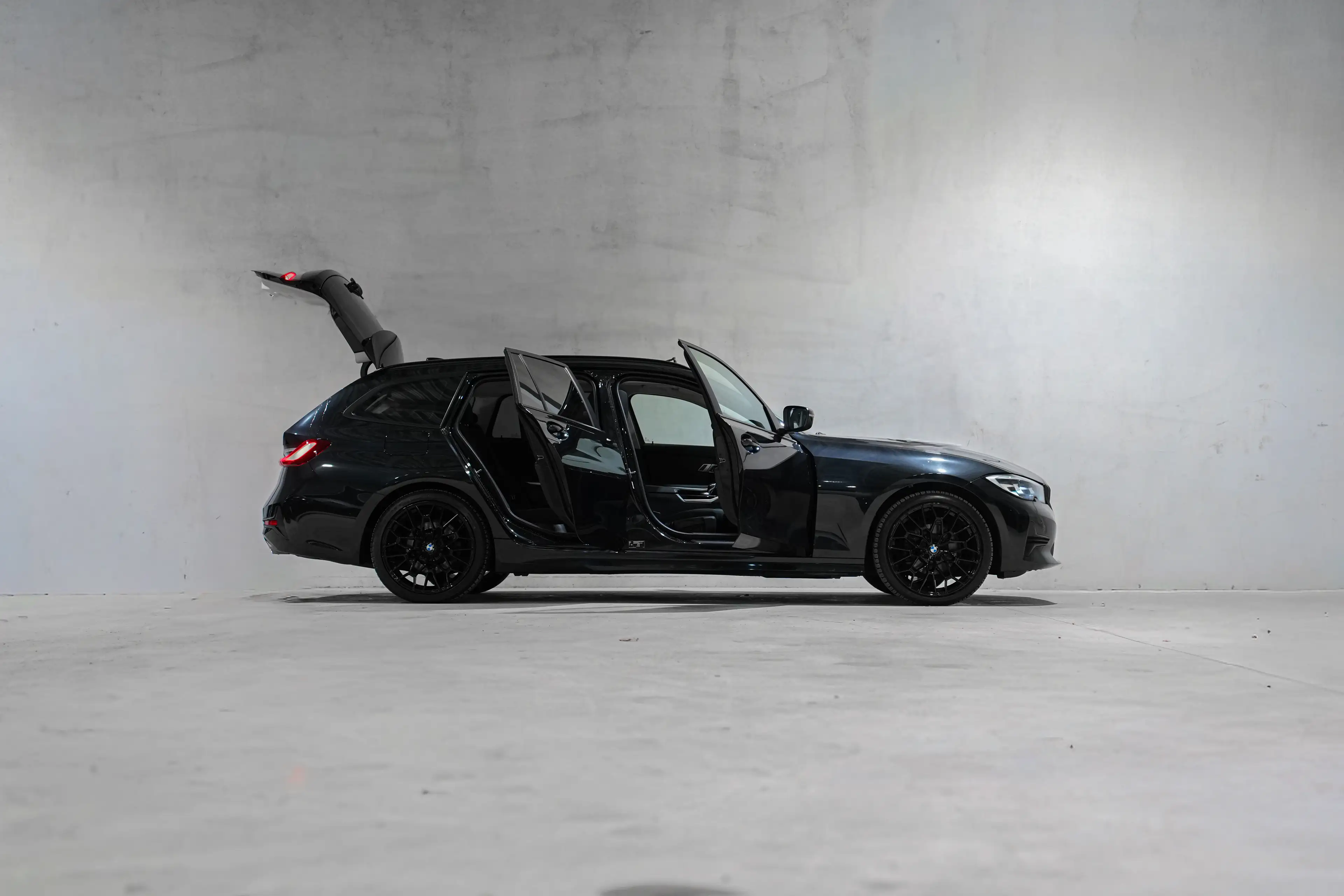 BMW 316 ✖ 19' PACK M | TOIT OUVRANT | FULL BLACK | TVA ✔ — photo 6