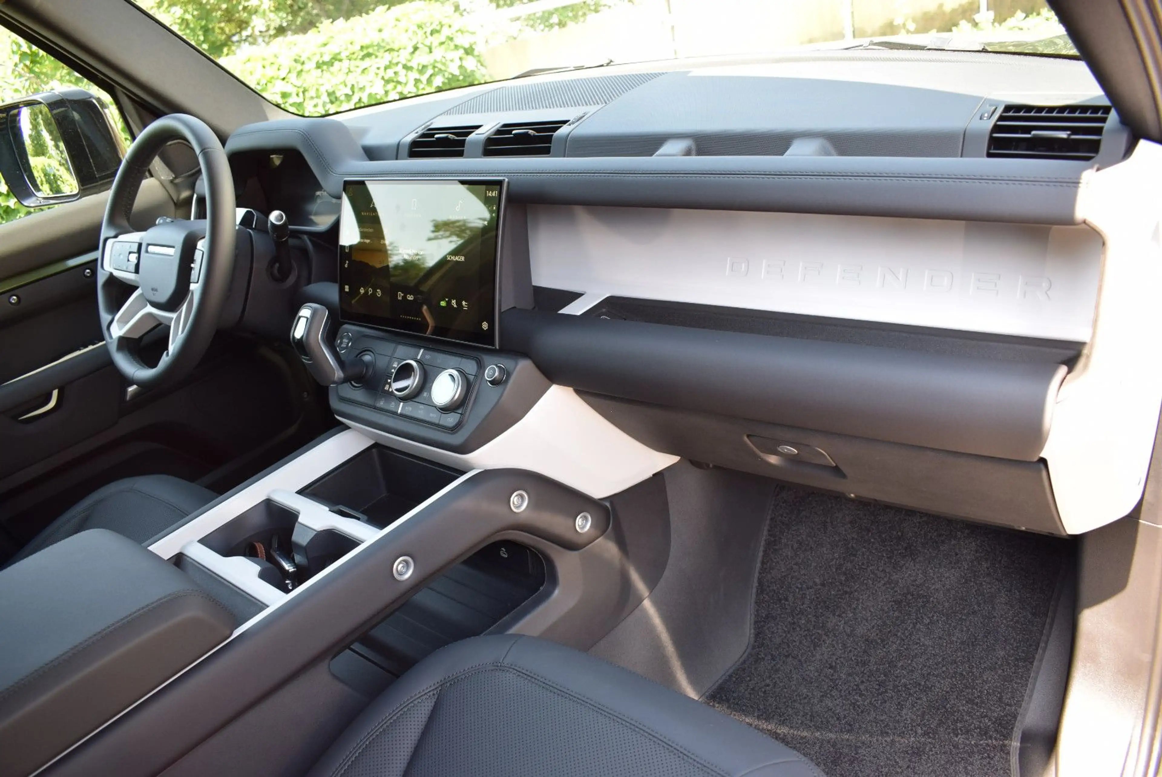 Land Rover Defender 110 D250 S / BLACKPACK/WIPA/LUFT/AHK — photo 14