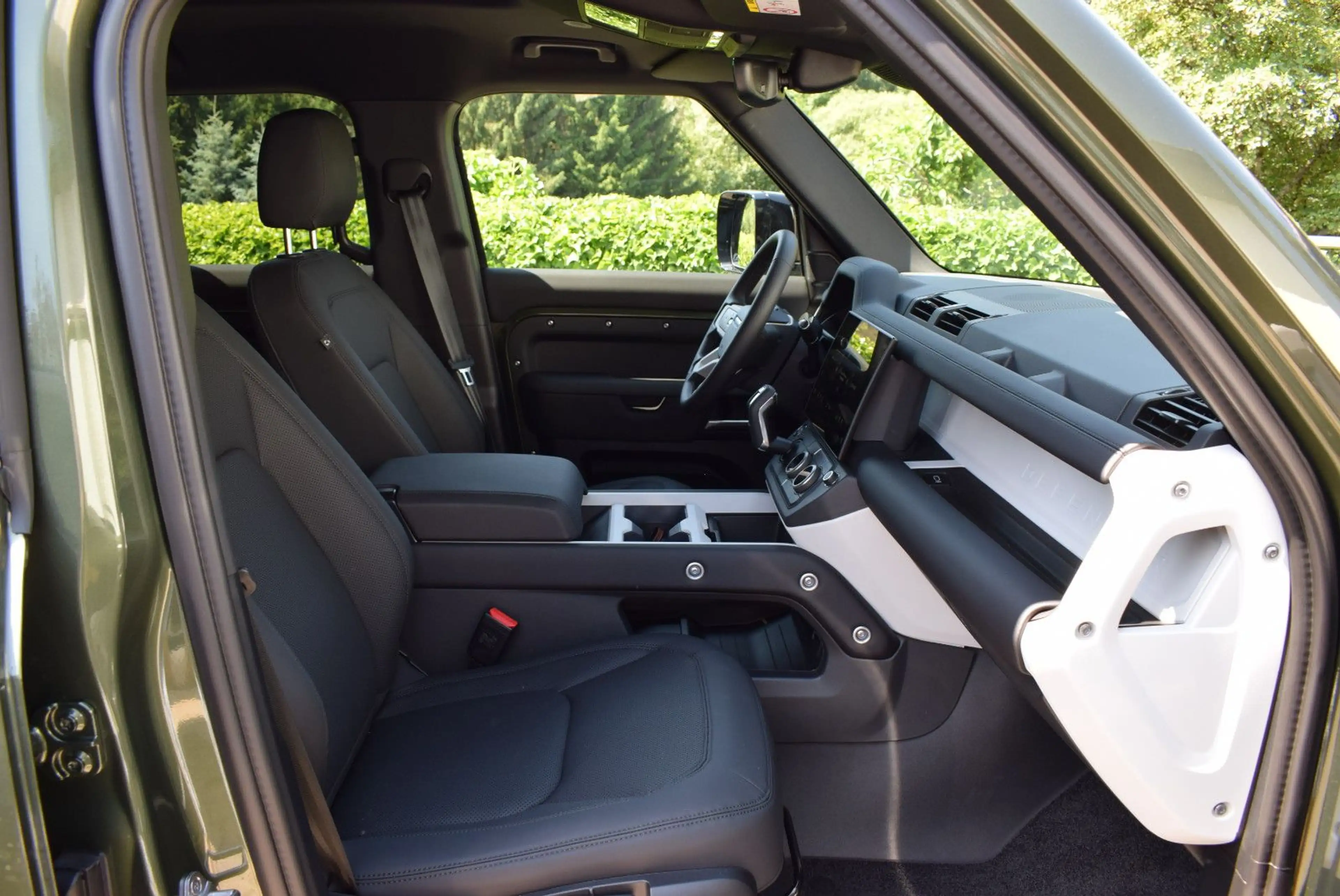 Land Rover Defender 110 D250 S / BLACKPACK/WIPA/LUFT/AHK — photo 15