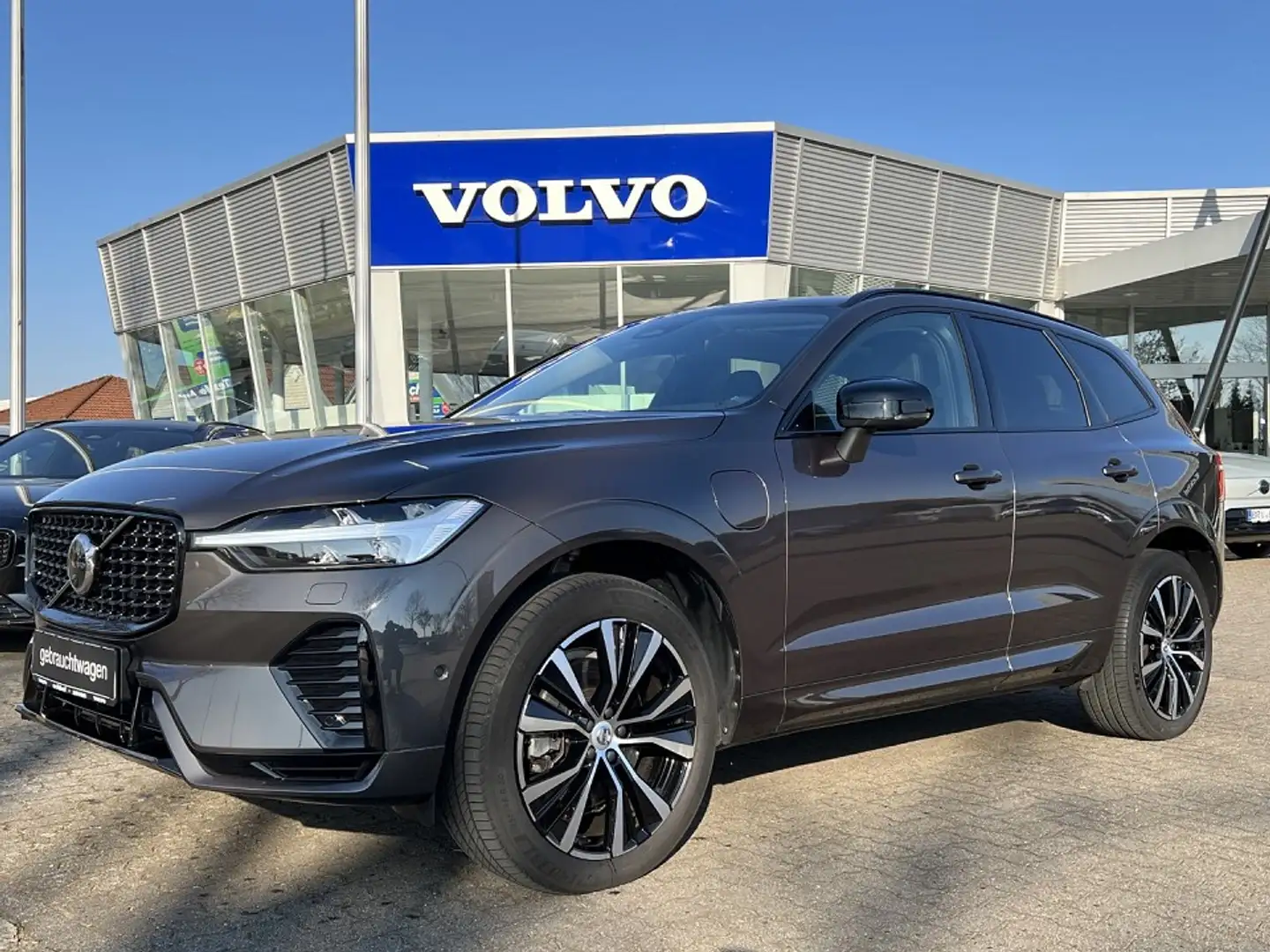 Volvo XC60 T8 Plug-In Hybrid (455 PS) AG8|PLUS|DARK|V-MAX210| Grau - 1