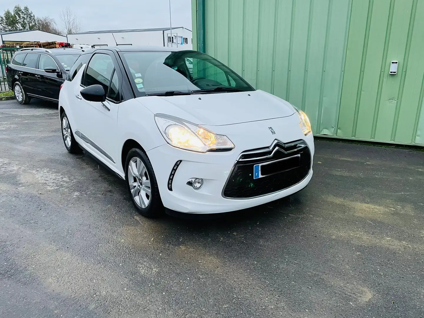 Citroen DS3 e-HDi 90 Airdream So Chic BMP6 Wit - 1
