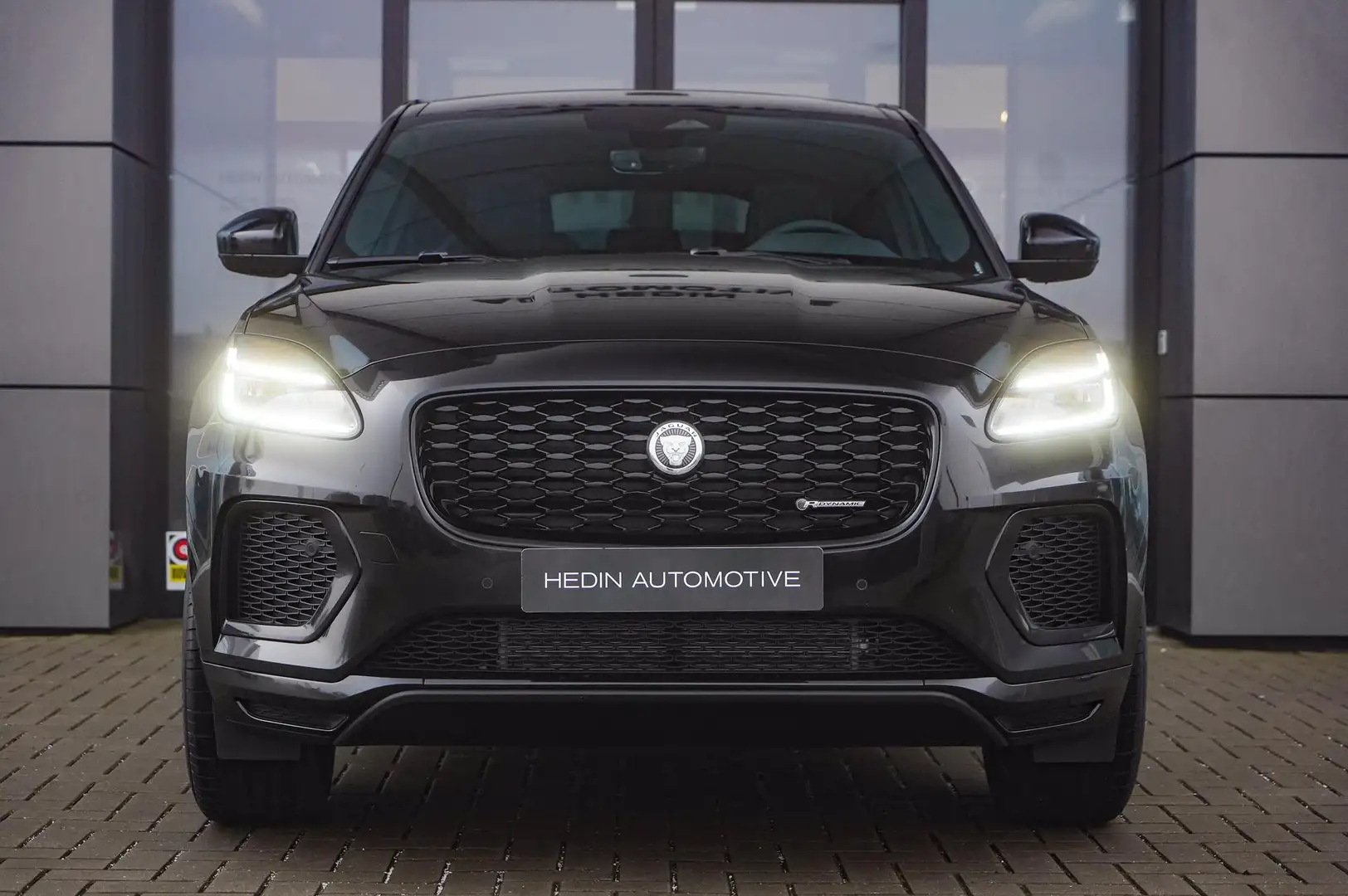 Jaguar E-Pace 1.5 P270e AWD R-Dynamic SE | 20" Gloss Black | Pan Negro - 2