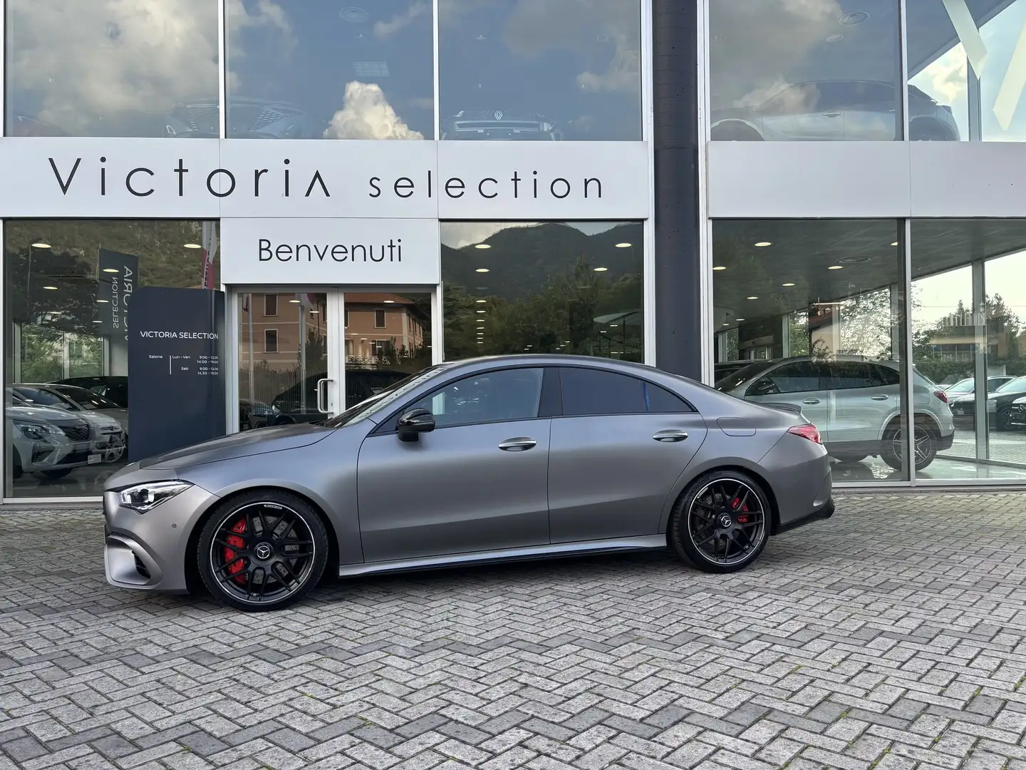Mercedes-Benz CLA 45 AMG CLA 45 S AMG 4MATIC+ 421CV C.AUTOMATICO PACK NIGHT Grijs - 1