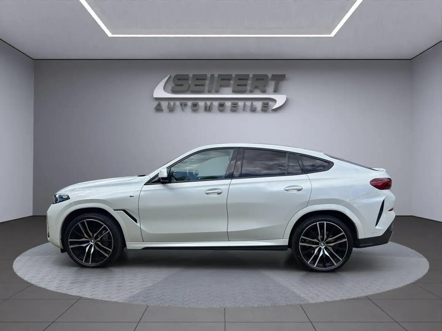 BMW X6 xDrive40d M Sport │ AHK │ Harman │ PANO Wit - 2