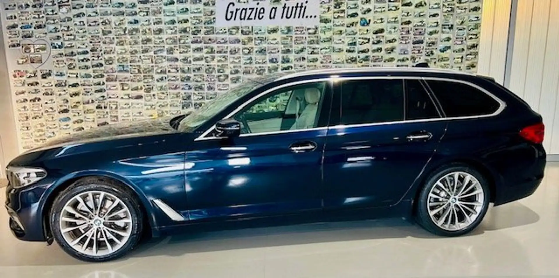 BMW 520 520d Touring Luxury aut.-Bellissima! Blu/Azzurro - 1