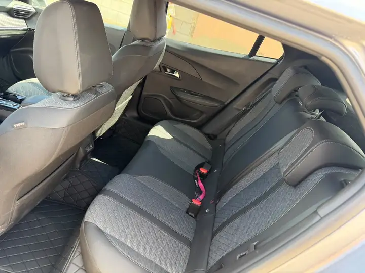 Peugeot 2008 2024, foto 10