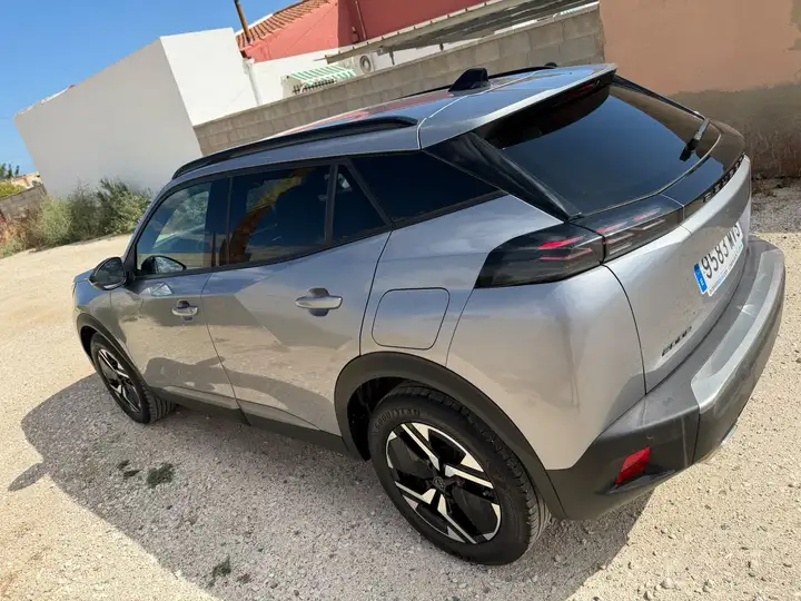 Peugeot 2008 2024, foto 2
