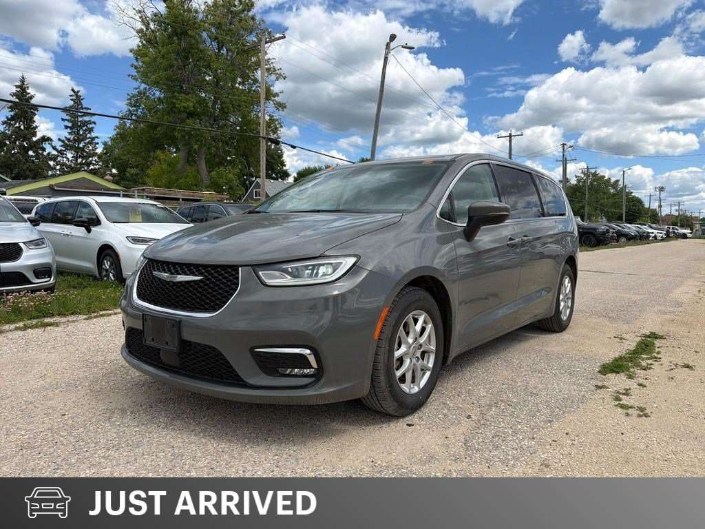 2023 Chrysler Pacifica | Touring L | Heated Steering Wheel | ParkView Rea