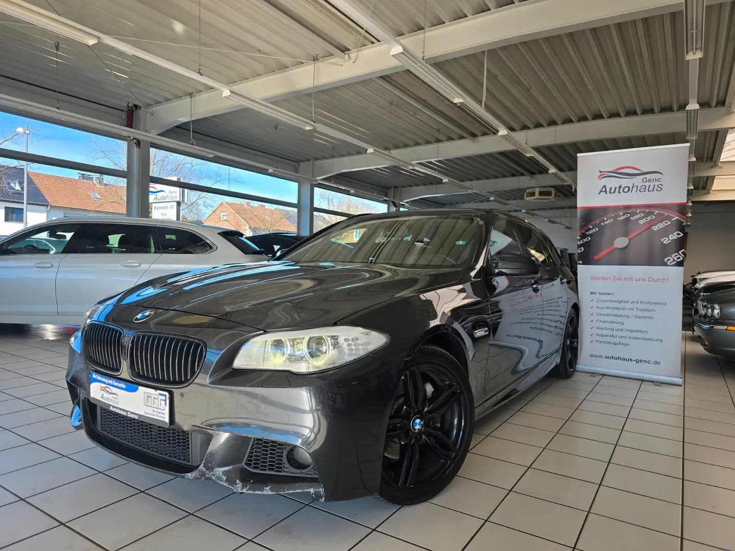 BMW 530 d Touring xDrive M Sport Kamera Panorama Grau - 1