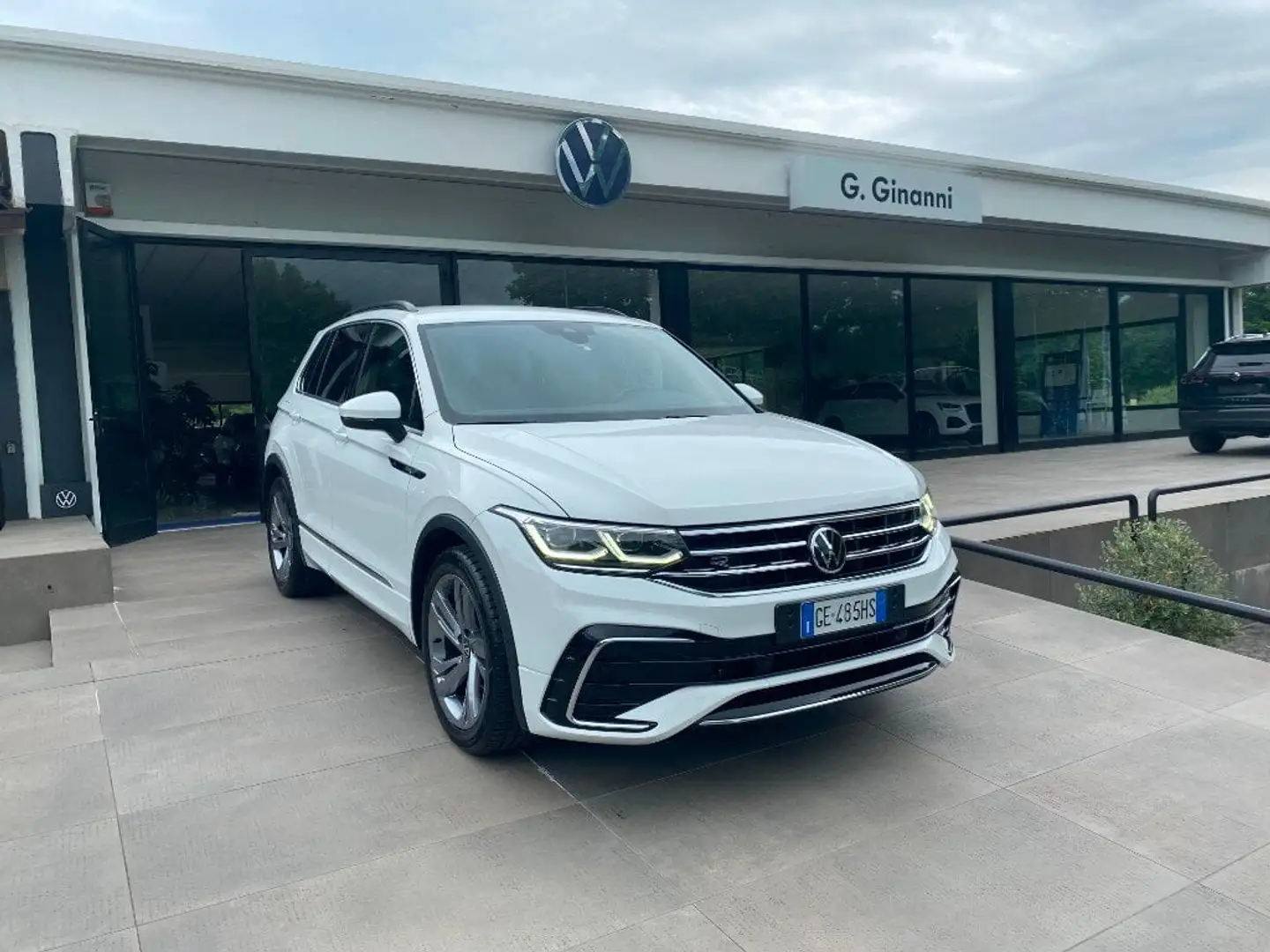Volkswagen Tiguan Tiguan 2.0 TDI 150 CV SCR DSG R-Line Weiß - 1