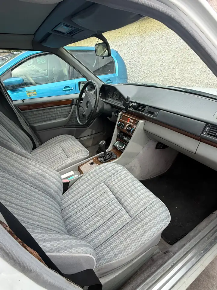 Mercedes-Benz 200D, foto 6