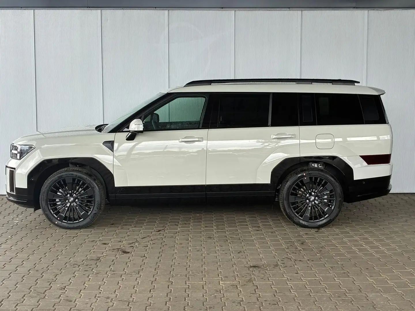 Hyundai SANTA FE PHEV Black Line 4WD 7-Sitzer / 4x Shz + Sitzbel... Grau - 2