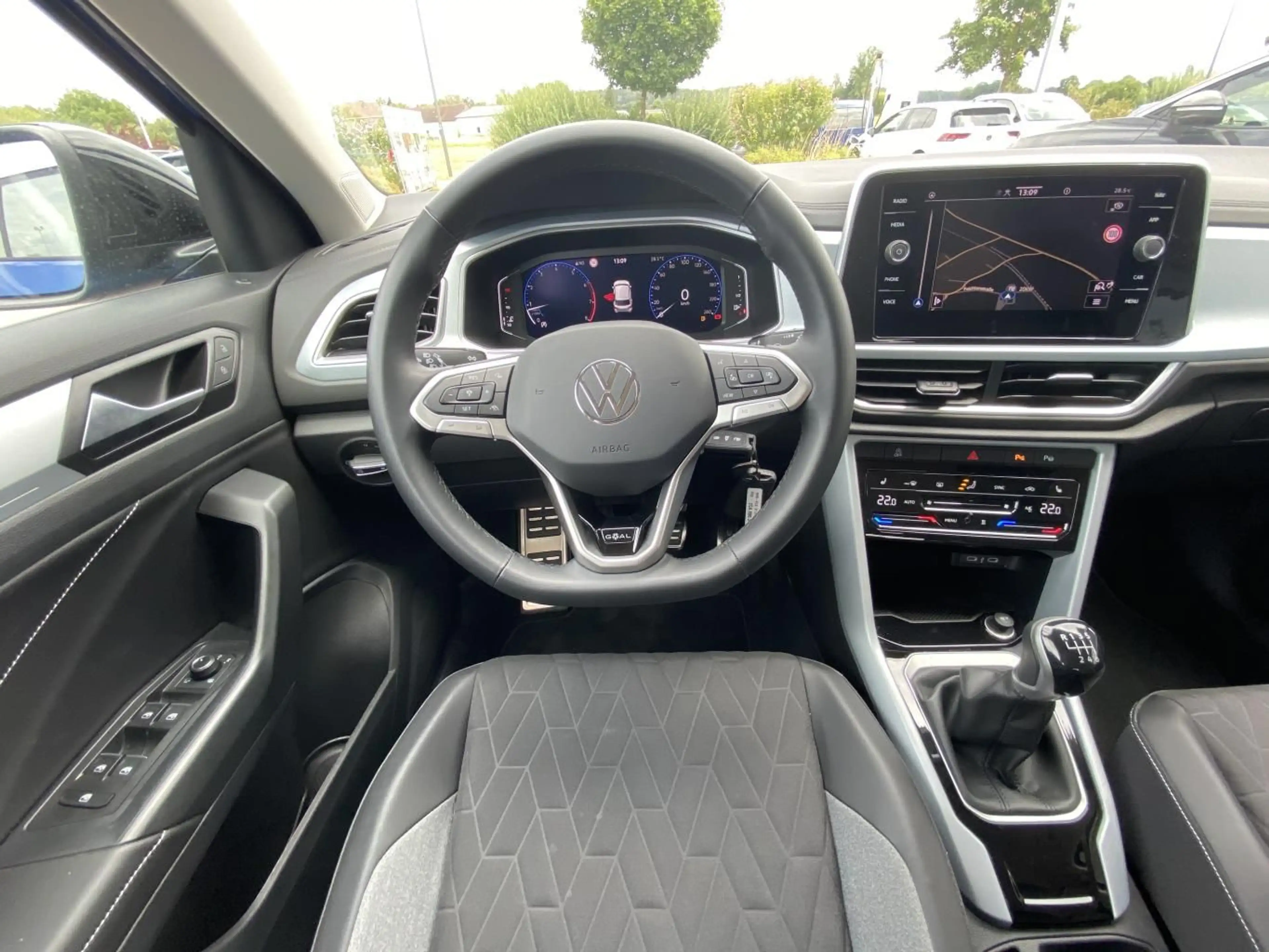 Volkswagen T-Roc 1.5 TSI GOAL STANDHEIZUNG+APP-CONNECT+ACC+ — photo 13